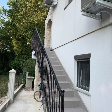 Διαμέρισμα In Ruhiger Lage Μεντουλίν